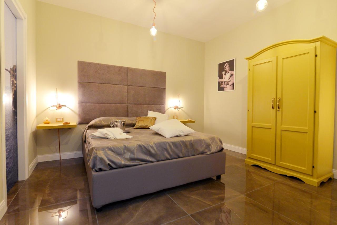 Bed and Breakfast Chiaia Roof à Naples Extérieur photo